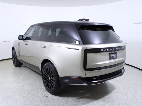 Used 2025 Land Rover Range Rover Long Wheelbase SE image 5