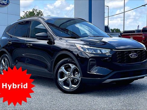Certified 2025 Ford Escape ST-Line w/ Equipment Group 301A FWD image 1