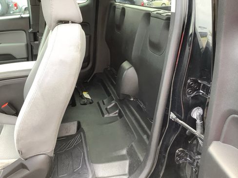 Used 2020 Chevrolet Colorado W/T RWD image 9