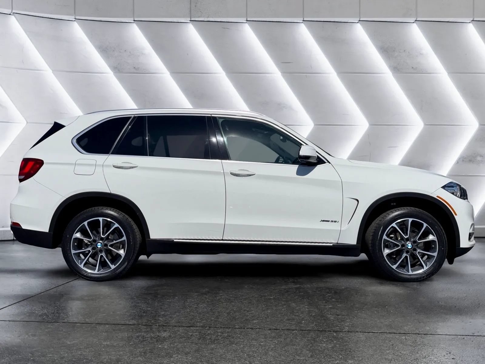 Used 2017 BMW X5 xDrive35i AWD/4WD image 4