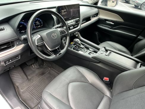 Used 2024 Toyota Grand Highlander AWD image 10