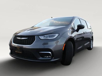 Used 2023 Chrysler Pacifica Touring-L