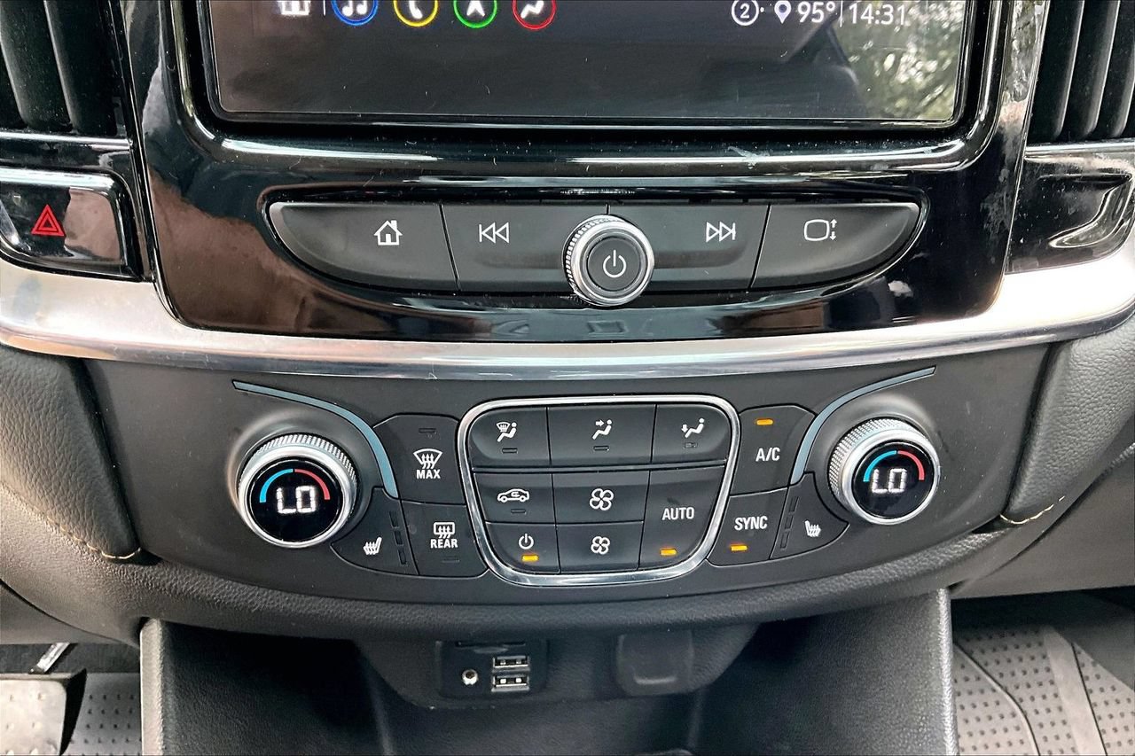 Used 2021 Chevrolet Traverse RS AWD/4WD image 25