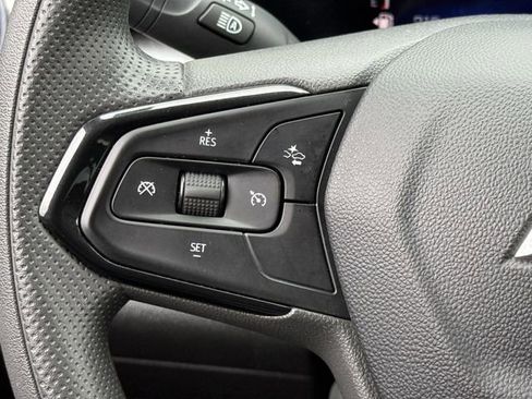 Certified 2025 Chevrolet Trax LT image 16