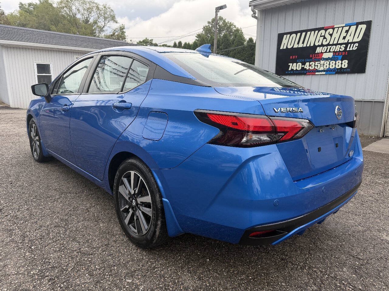 Used 2021 Nissan Versa SV FWD image 8
