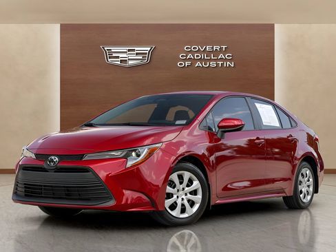 Used 2025 Toyota Corolla LE FWD image 1