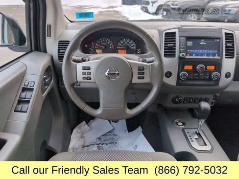 Used 2021 Nissan Frontier SV w/ Midnight Edition Floor Mats image 14