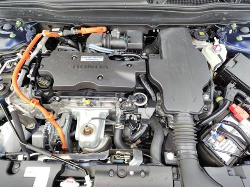 Used 2019 Honda Accord Touring image 9