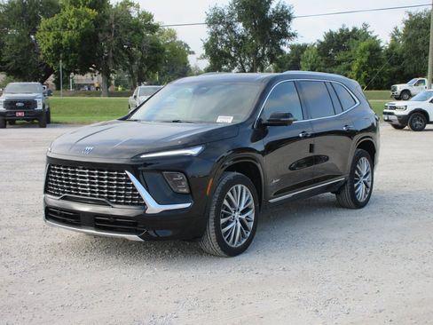 New 2026 Buick Enclave Avenir image 10