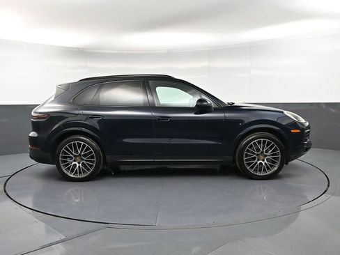 Certified 2022 Porsche Cayenne AWD/4WD image 9