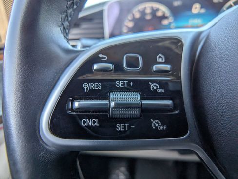 Used 2021 Mercedes-Benz GLE 350 w/ Premium Package image 26