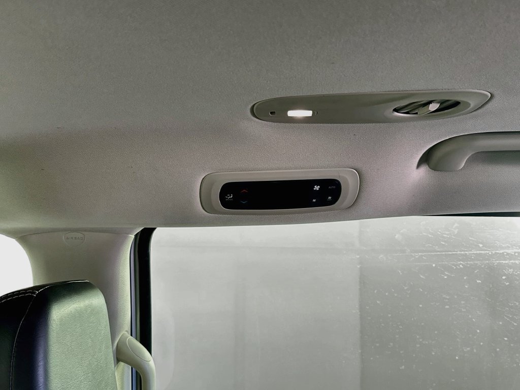 Certified 2024 Chrysler Pacifica Touring-L FWD image 35