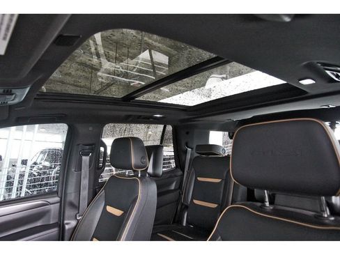 Used 2021 GMC Yukon AT4 w/ AT4 Premium Package AWD/4WD image 28