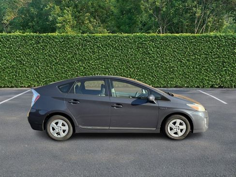 Used 2011 Toyota Prius Three image 2