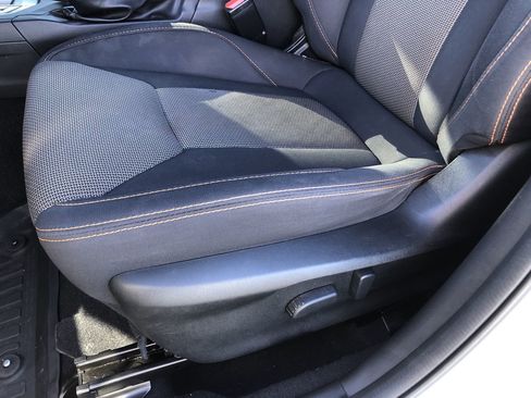 Used 2022 Subaru Crosstrek 2.0i Premium w/ Moonroof Package image 14