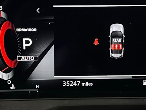 Used 2023 Nissan Rogue Platinum image 14