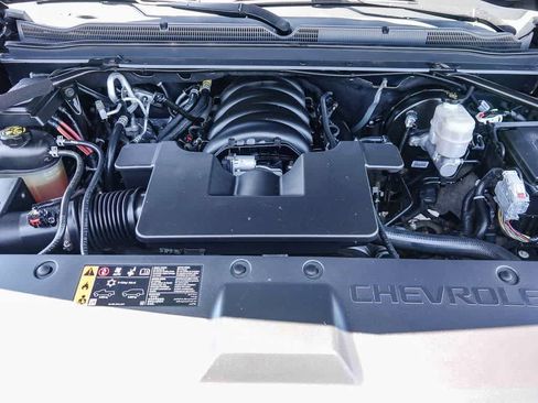 Used 2019 Chevrolet Suburban LT w/ LT Signature Package image 31