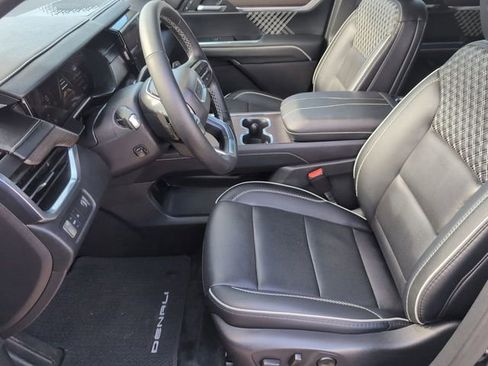 Used 2024 GMC Acadia Denali image 20