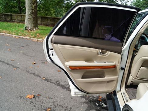 Used 2006 Lexus RX 330 AWD image 25