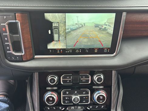 Used 2023 GMC Yukon XL Denali Ultimate AWD/4WD image 23