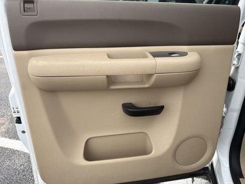 Used 2013 Chevrolet Silverado 2500 LT w/ Interior Plus Package image 22