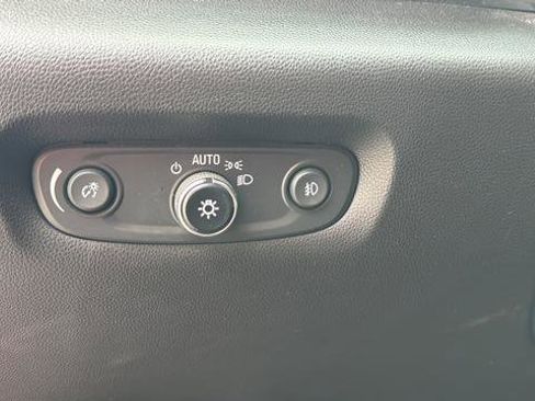 Used 2021 Chevrolet Traverse RS image 15