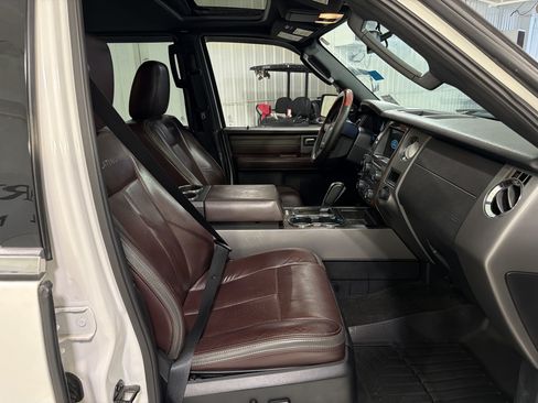Used 2017 Ford Expedition Platinum RWD image 13