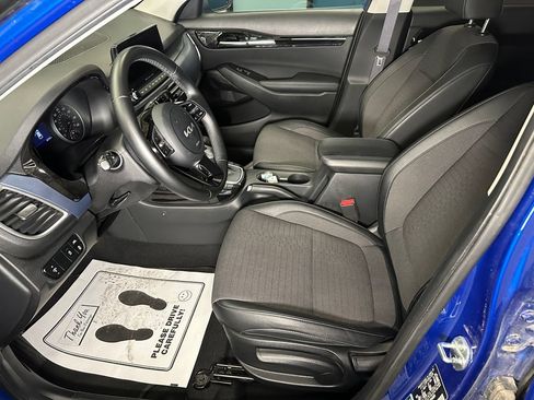 Used 2023 Kia Seltos S w/ Navigation Package AWD/4WD image 18