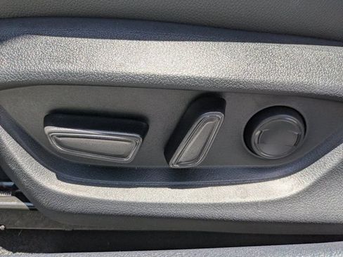 Used 2025 Toyota Camry SE FWD image 19