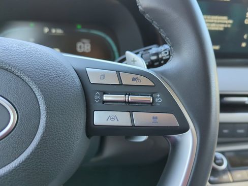 Certified 2025 Hyundai Palisade SEL image 30