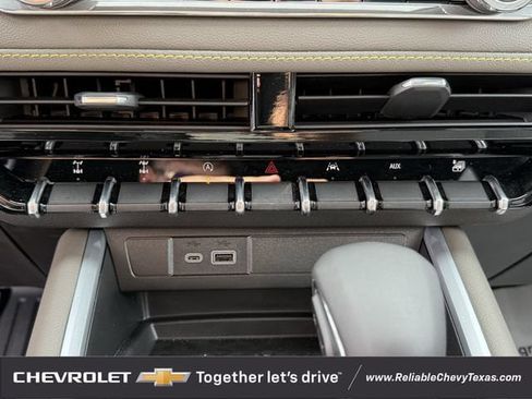 New 2026 Chevrolet Colorado ZR2 w/ Technology Package AWD/4WD image 22