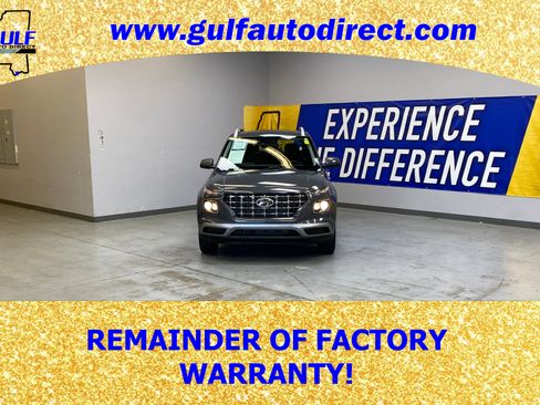 Used 2024 Hyundai Venue SEL image 3