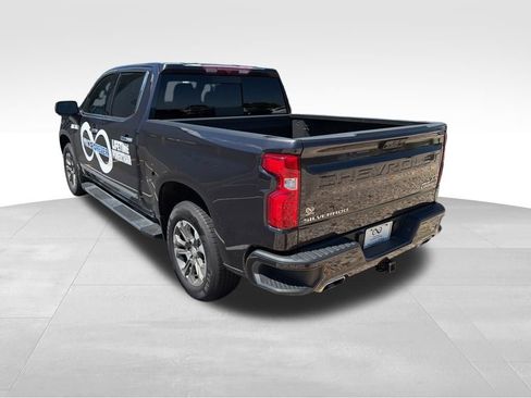 Used 2024 Chevrolet Silverado 1500 High Country w/ Z71 Off-Road Package AWD/4WD image 5