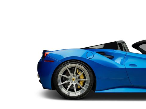 Used 2018 Ferrari 488 Spider RWD image 31