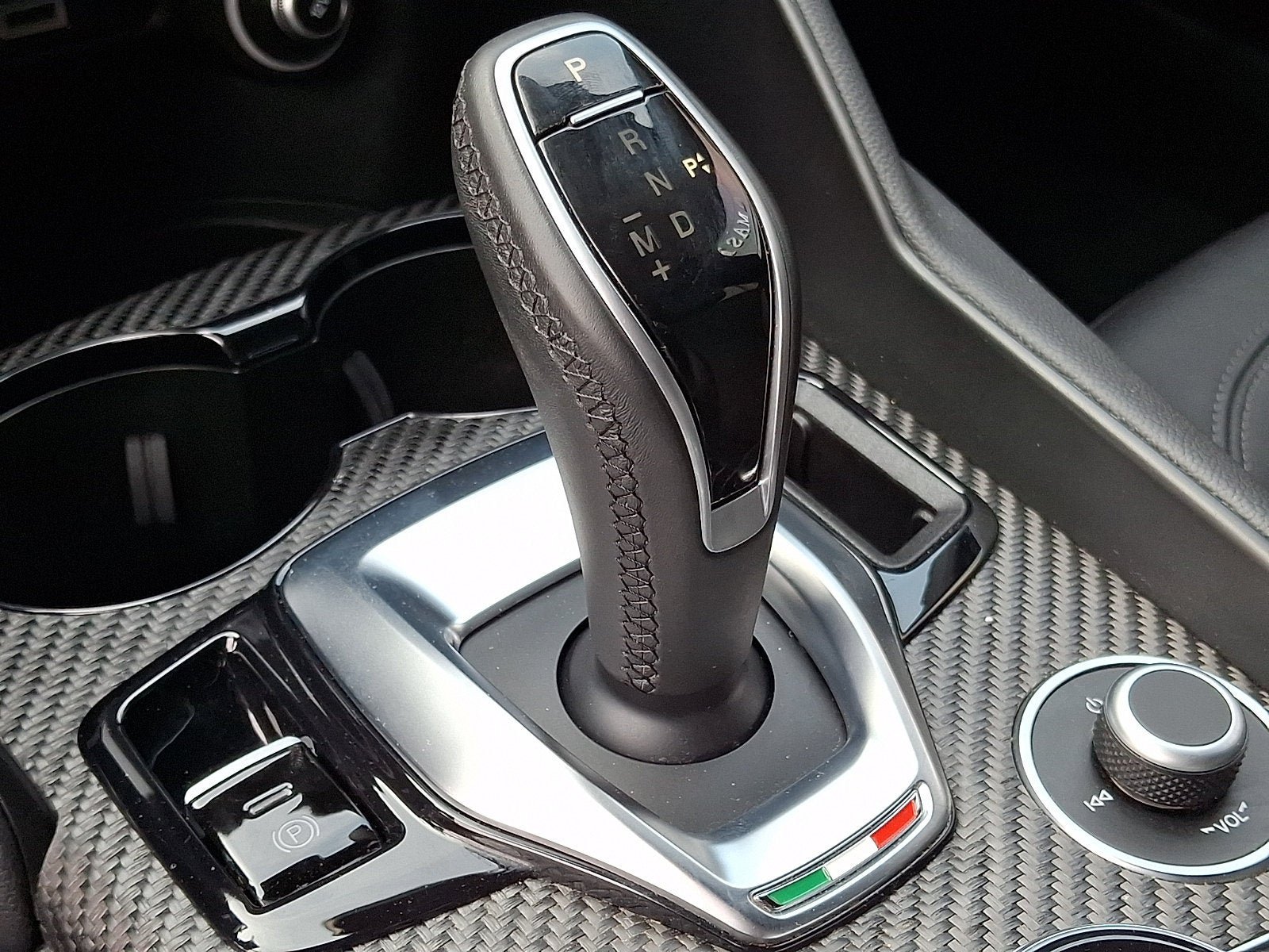 Used 2024 Alfa Romeo Giulia Quadrifoglio RWD image 15