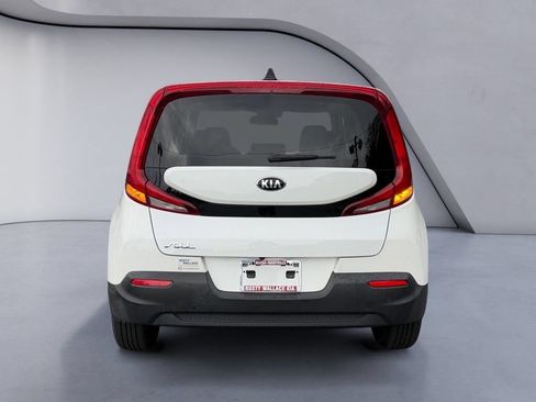 Used 2021 Kia Soul LX FWD image 4