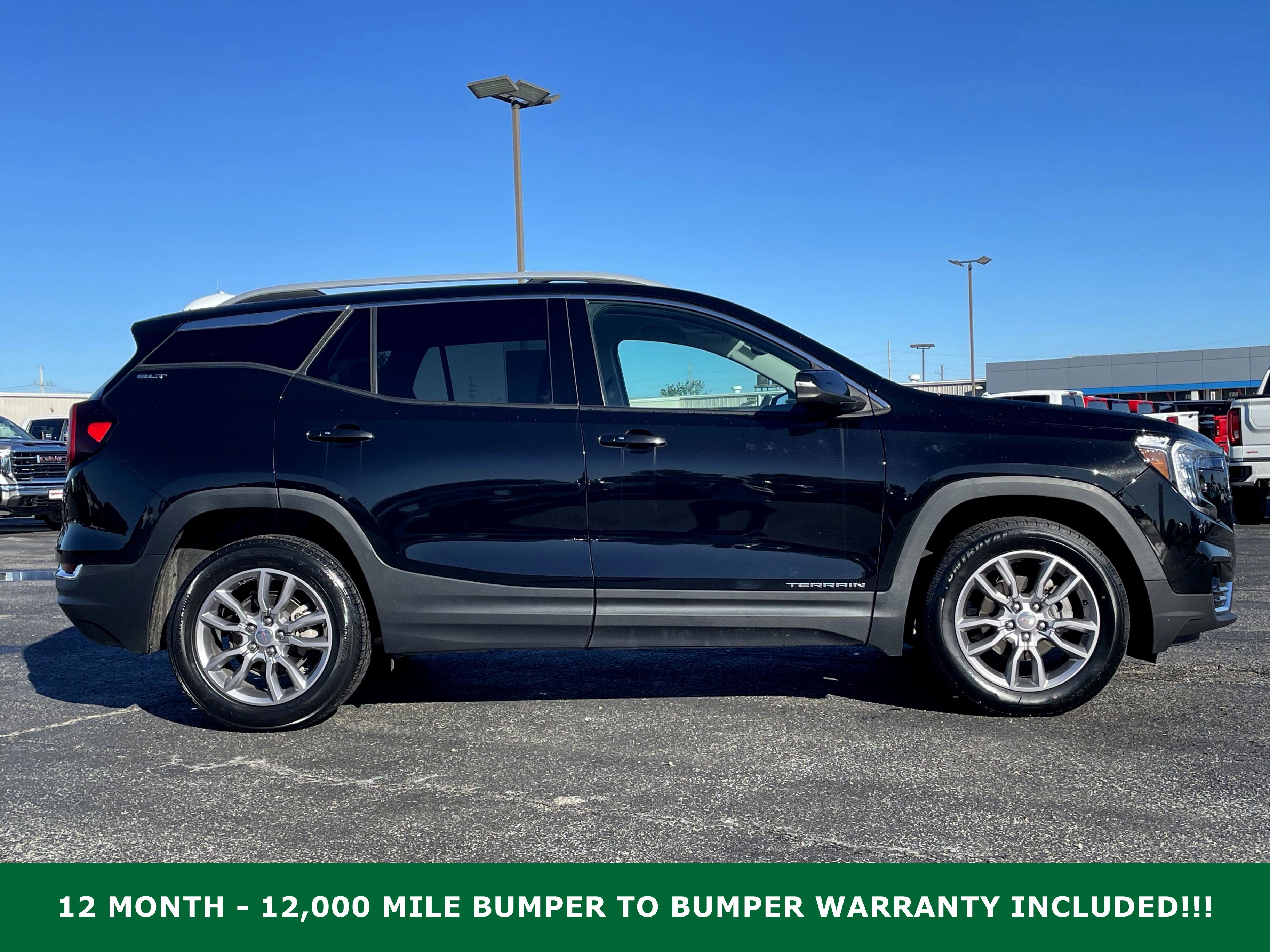 Certified 2022 GMC Terrain SLT AWD/4WD image 2