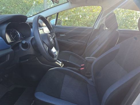 Used 2025 Nissan Versa SV image 7