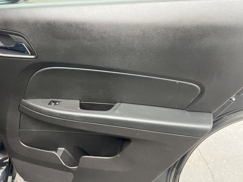 Used 2011 Chevrolet Equinox LT w/ Driver Convenience Package image 32