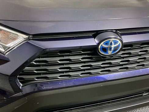 Used 2021 Toyota RAV4 XLE Premium image 32