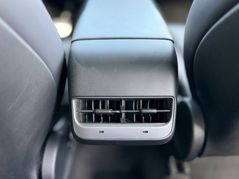 Used 2022 Tesla Model Y Performance image 48