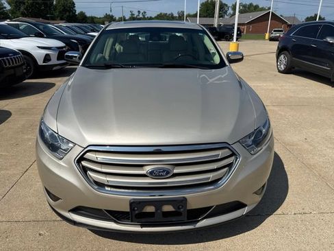 Used 2018 Ford Taurus Limited FWD image 2
