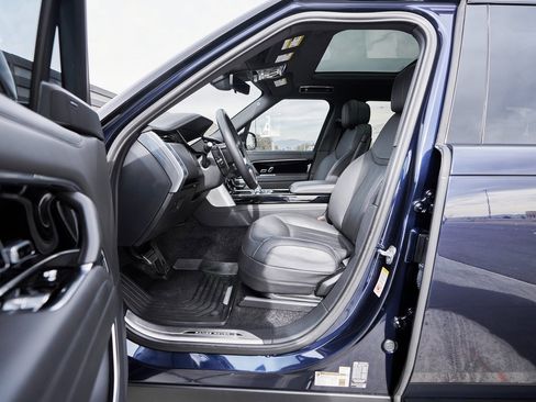 Used 2023 Land Rover Range Rover Long Wheelbase SE image 30