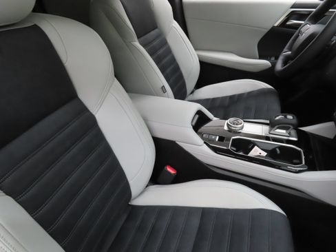 New 2026 Mitsubishi Outlander SE FWD image 25
