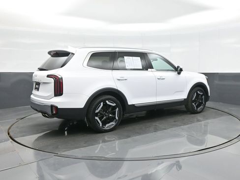Used 2023 Kia Telluride EX image 7