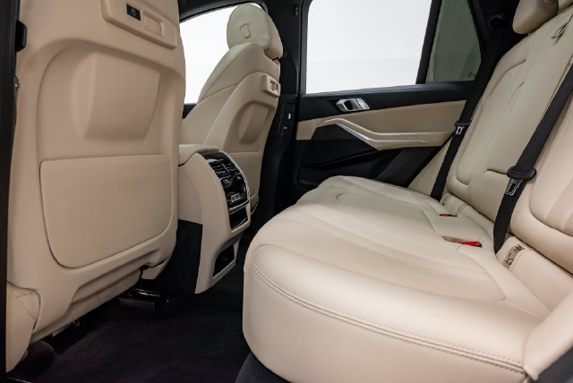 Used 2022 BMW X5 xDrive40i w/ Premium Package AWD/4WD image 24
