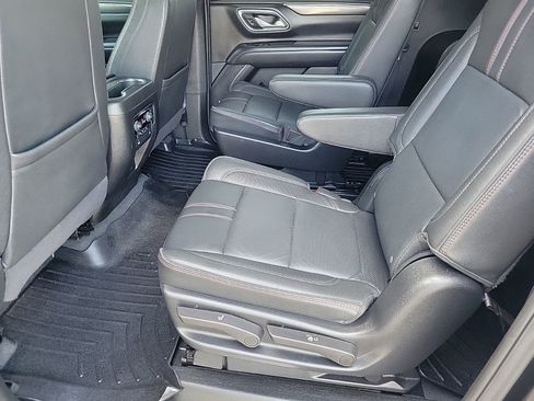 Used 2024 Chevrolet Suburban RST w/ Luxury Package RWD image 15