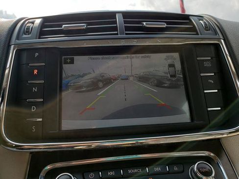 Used 2017 Lincoln Continental Select AWD/4WD image 31