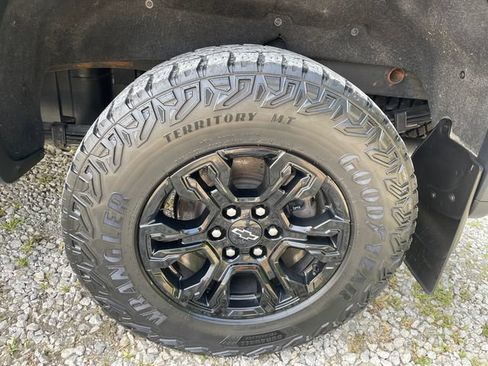 Certified 2022 Chevrolet Silverado 1500 ZR2 w/ Technology Package AWD/4WD image 17