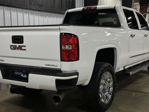 Used 2017 GMC Sierra 2500 Denali w/ Duramax Plus Package image 16